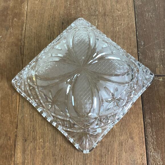 Violetta‎ Lead Crystal Hand-Cut Square Pinwheel detail serving decorative bowl - Picture 5 of 5